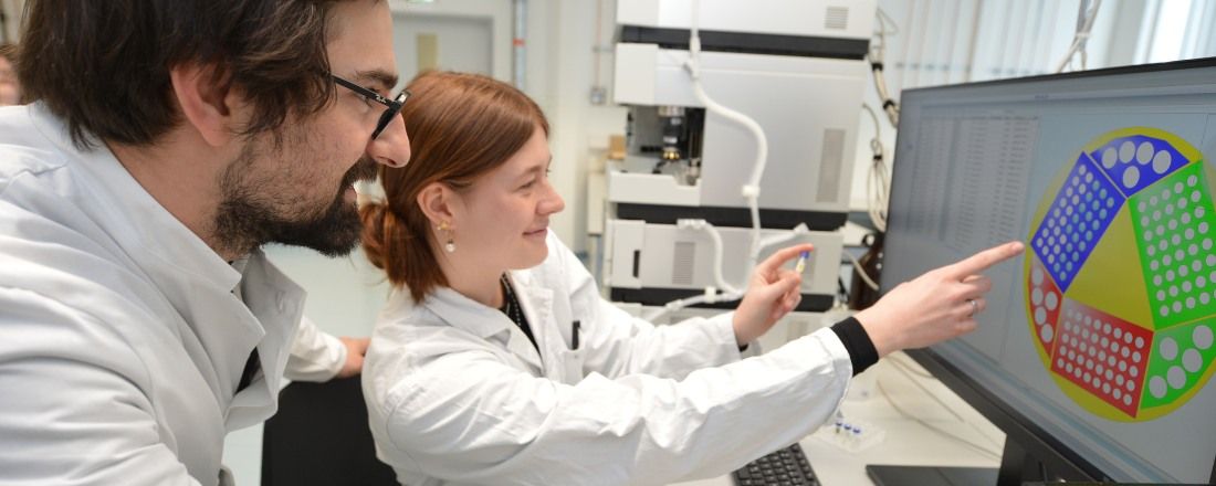 students in the Kulmbach lab